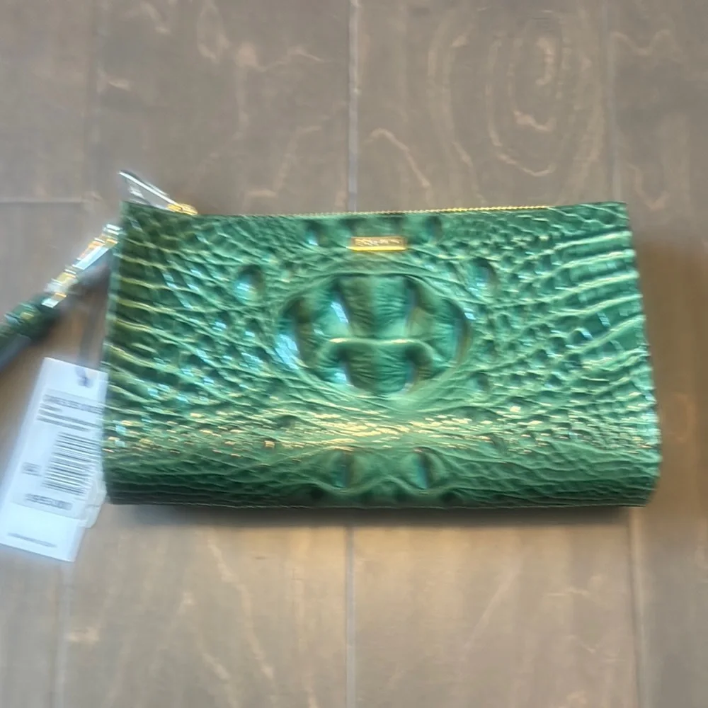 Brahmin Green Textured Leather Wristlet - Picture 2 of 2